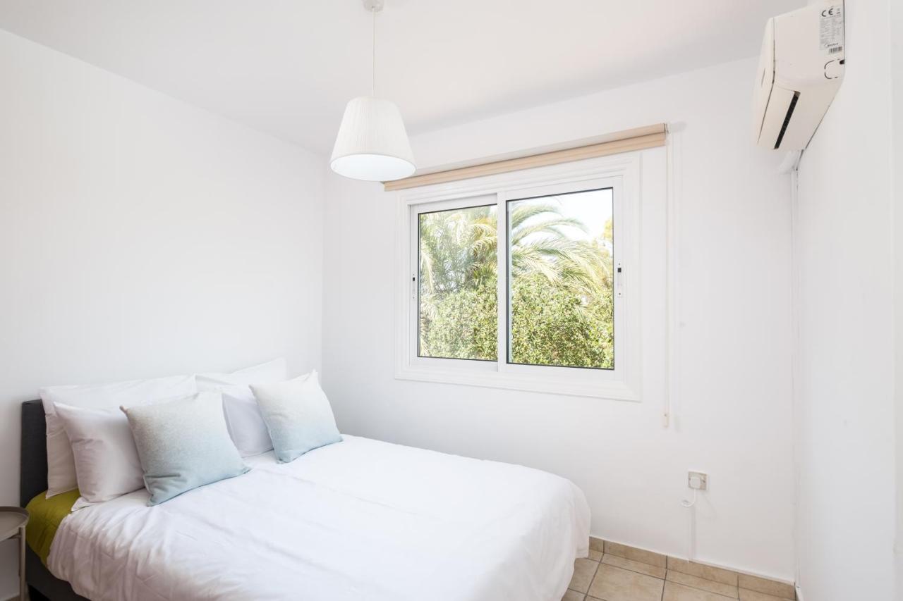Pebble Beach Apartment Ворокліні Екстер'єр фото